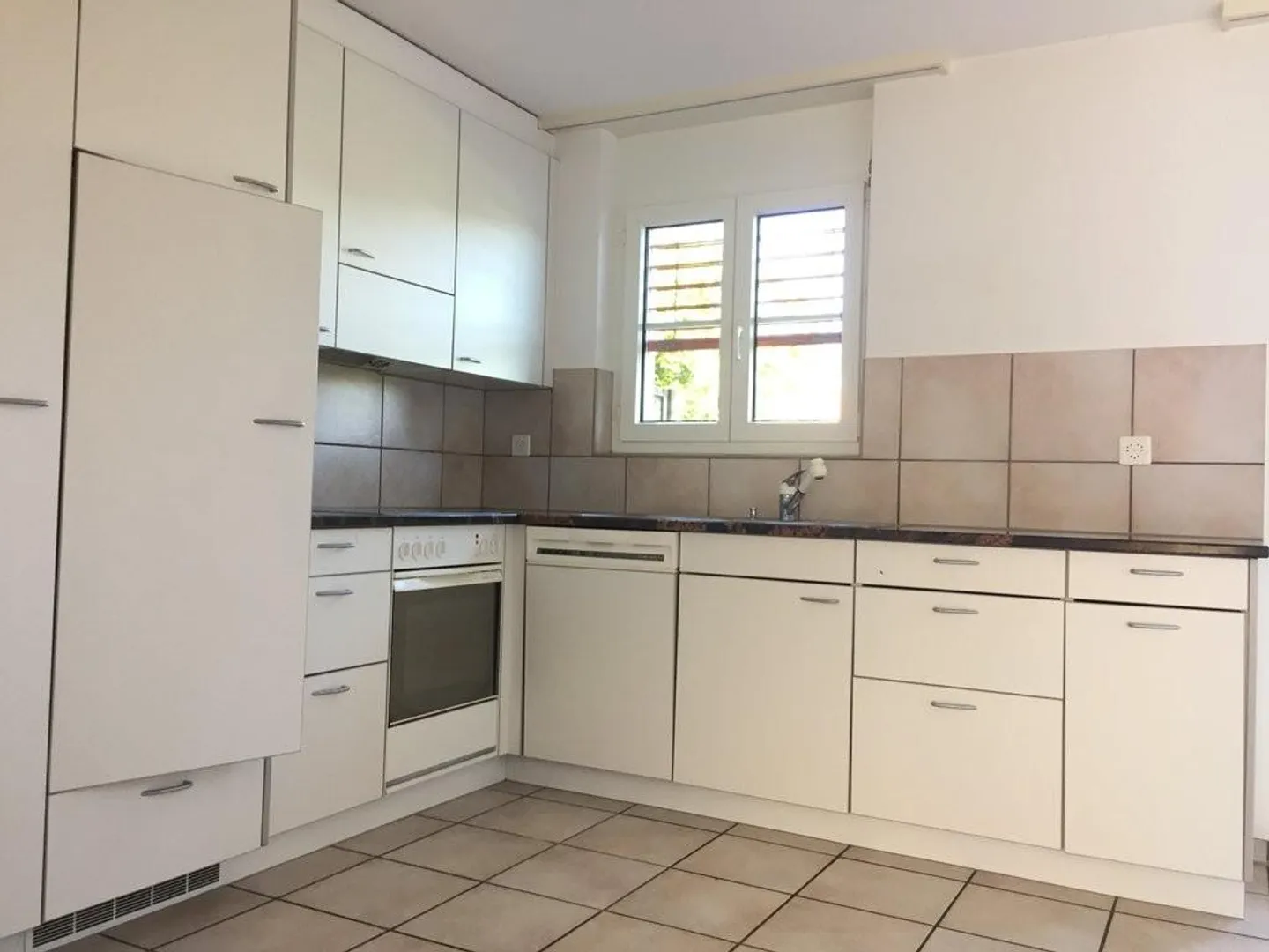 Maisonette apartment with garden seating area and view of Lake Biel - Photo 2 of 12