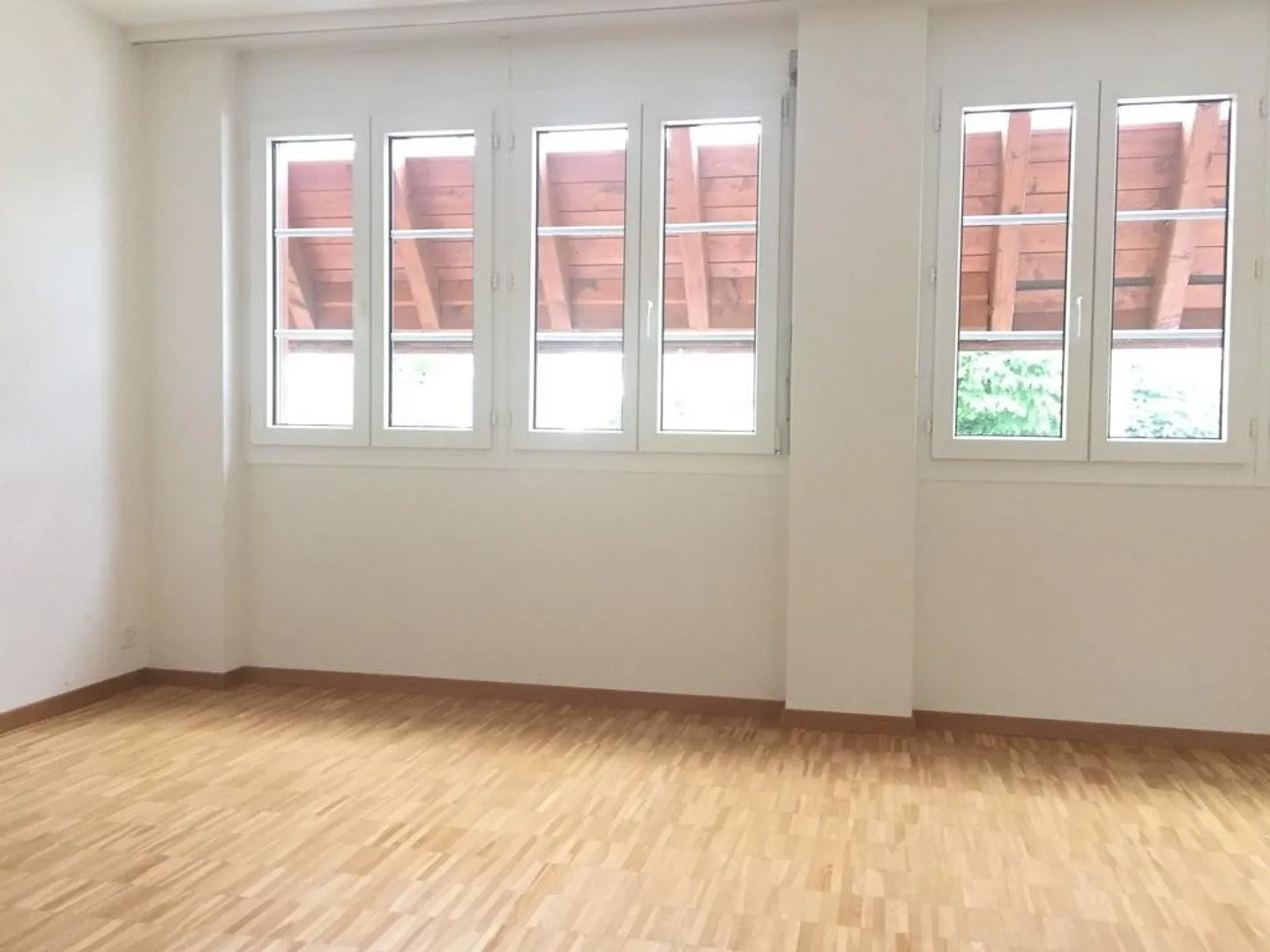 Maisonette apartment with garden seating area and view of Lake Biel - Photo 7 of 12