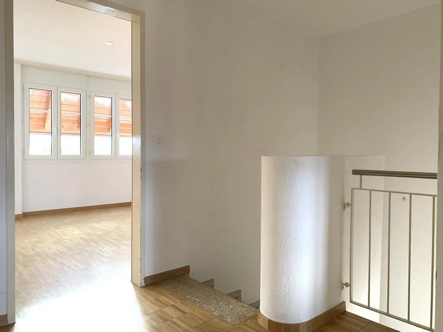 Maisonette apartment with garden seating area and view of Lake Biel - Photo 8 of 12