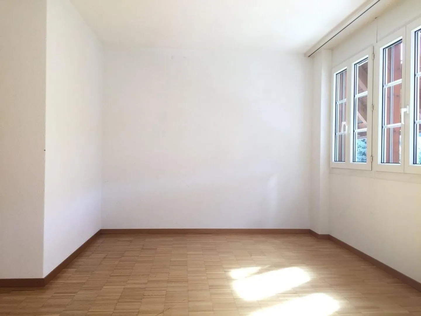 Maisonette apartment with garden seating area and view of Lake Biel - Photo 9 of 12