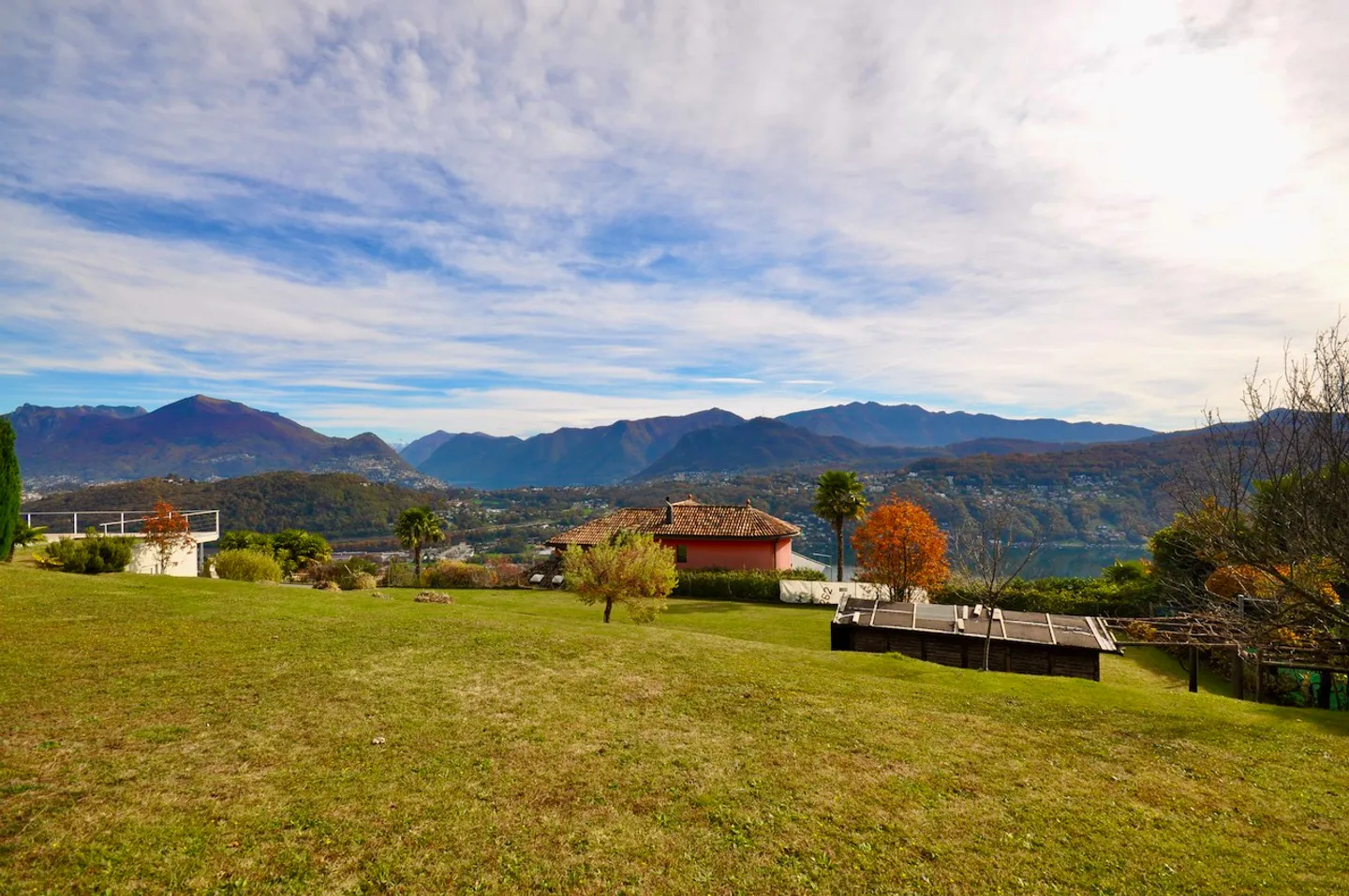1.150 m² großes Baugrundstück mit Blick auf den Luganer See in Vernate - Foto 5 von 7
