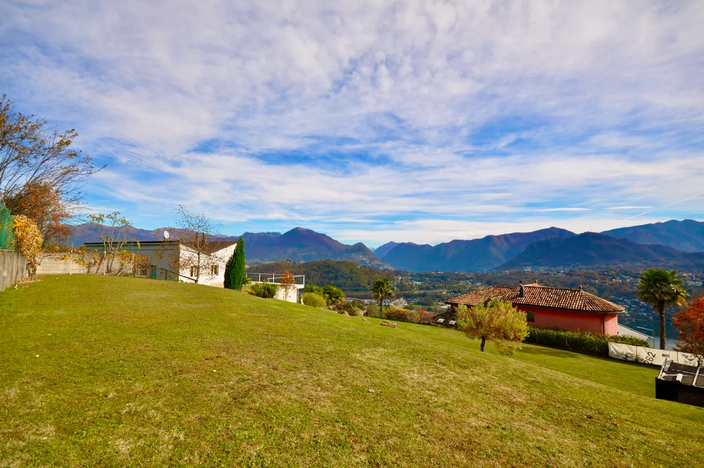 1.150 m² großes Baugrundstück mit Blick auf den Luganer See in Vernate - Foto 6 von 7