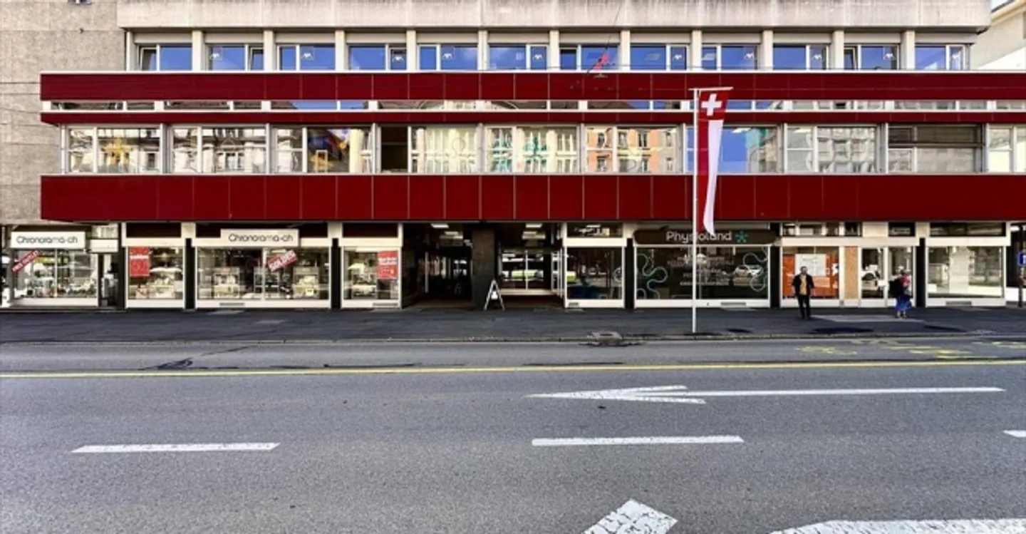 Office space for rent - Photo 1 of 3