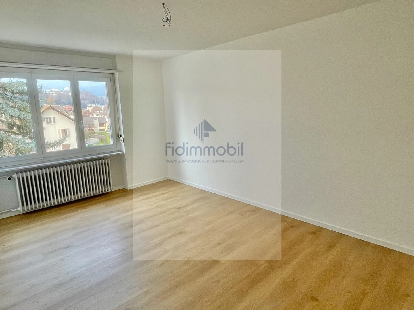 Renovated 3-room apartment - Photo 4 of 8