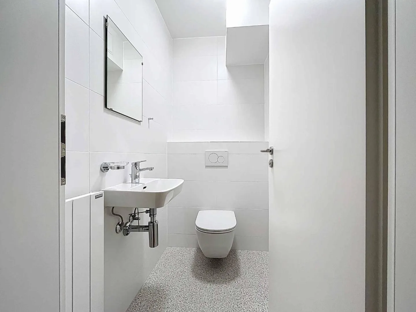 Large New Apartment with 2 Rooms on the Ground Floor - Photo 8 of 9