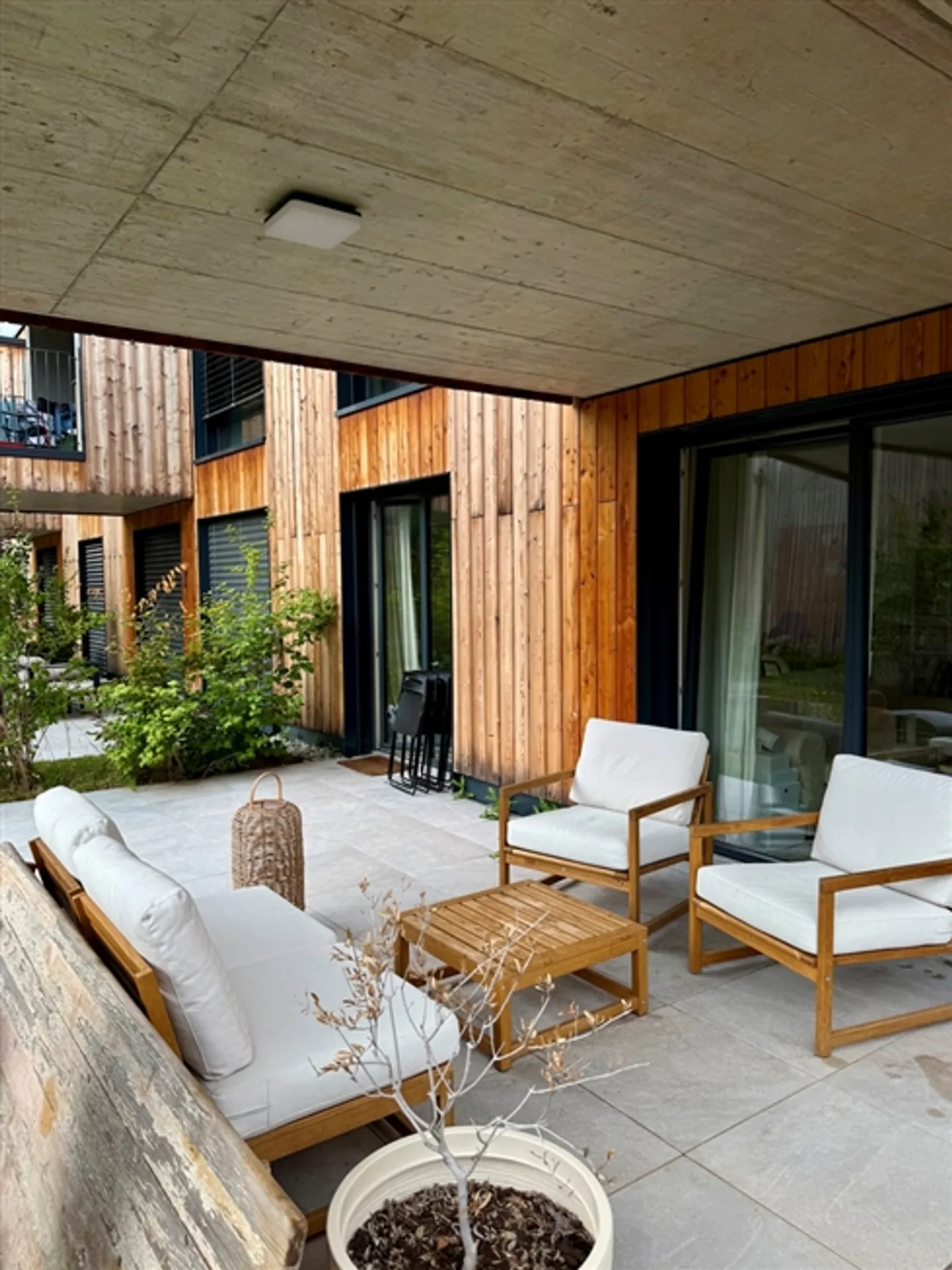 For rent 2.5 rooms with terrace - Photo 2 of 11