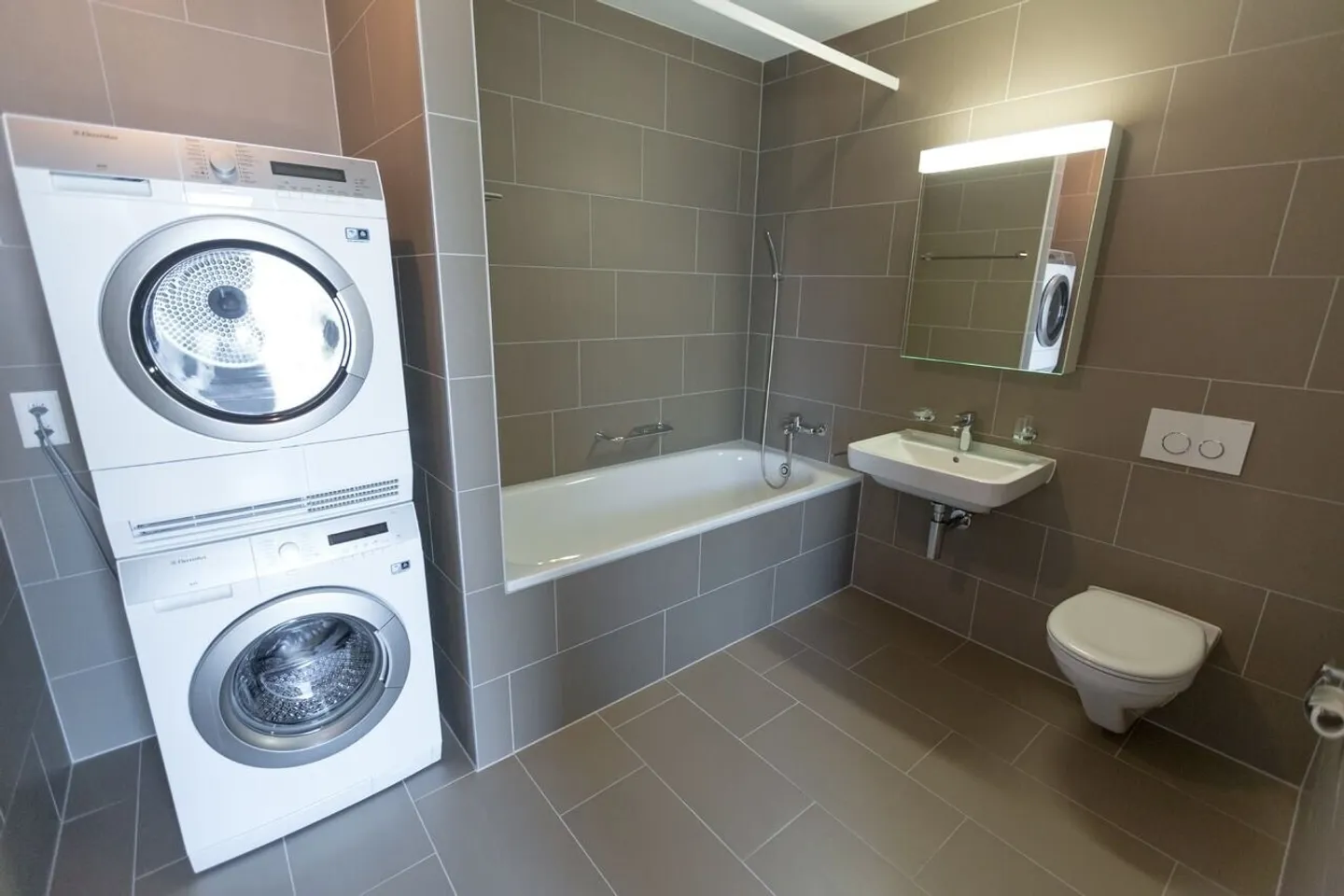 Appartement 3,5 pièces au 5ème étage d'environ 97,00 m2 avec deux loggias. - Photo 7 sur 10