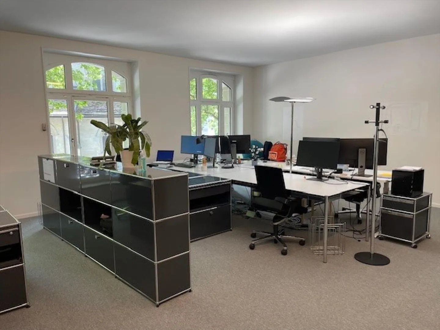 Office space of 430m² divisible in the heart of Lausanne. - Photo 2 of 13