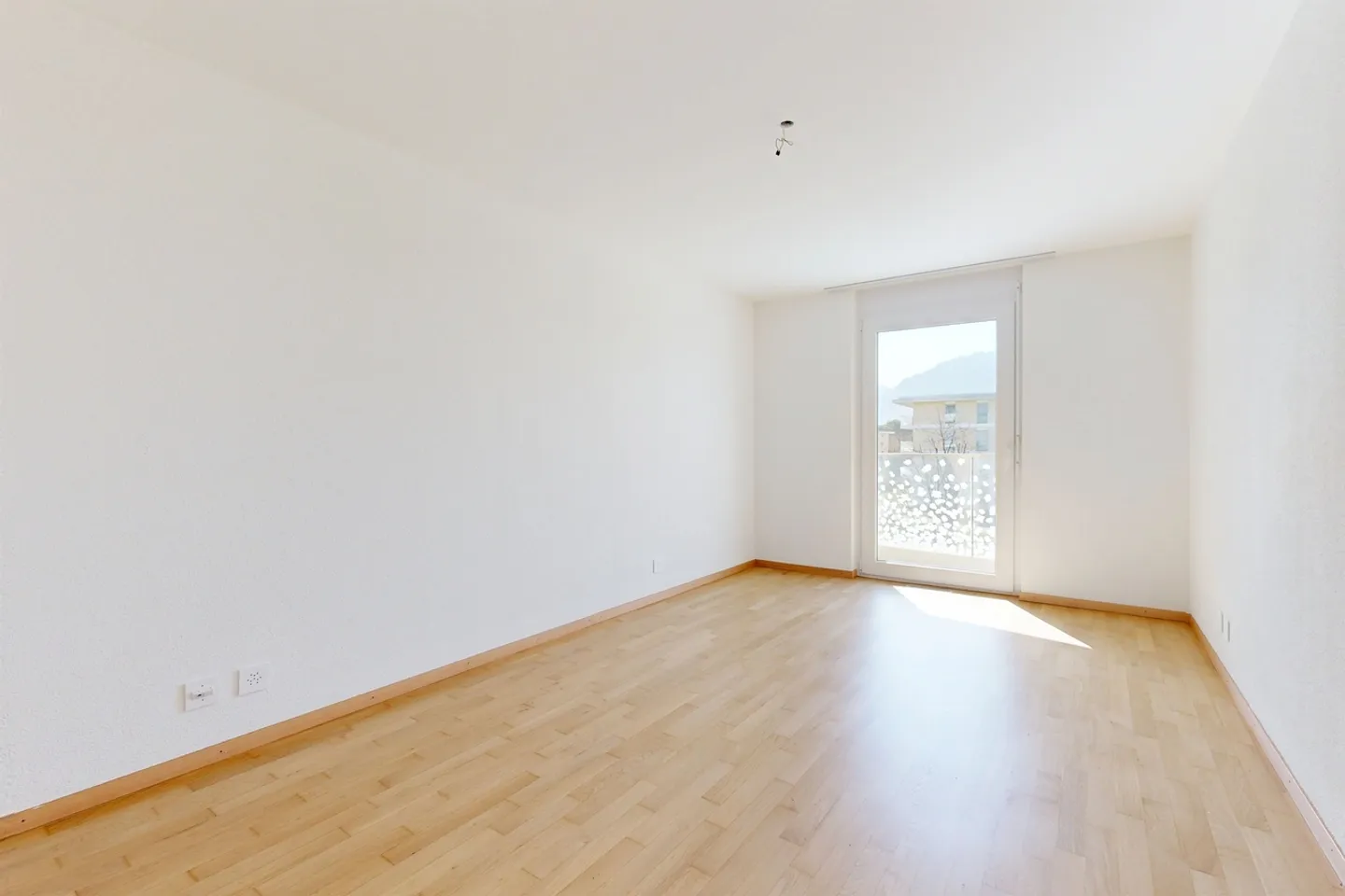 Appartement moderne avec terrasse - Photo 4 sur 11