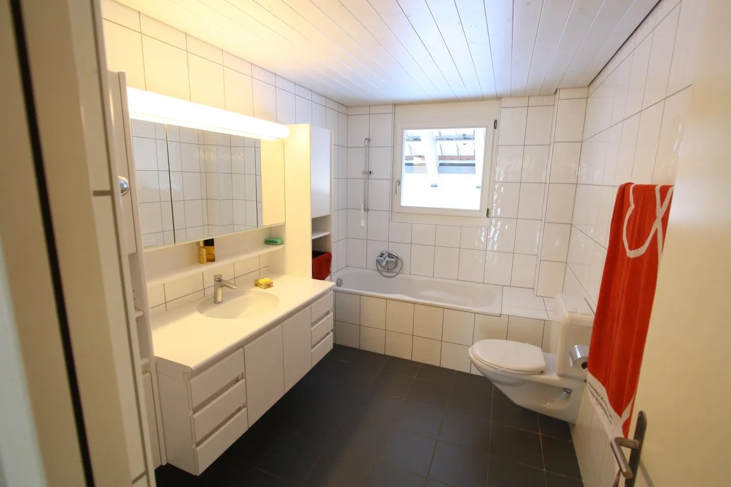 Charmante maisonette de 4,5 pièces dans un endroit calme à Zäzwil - Photo 15 sur 48