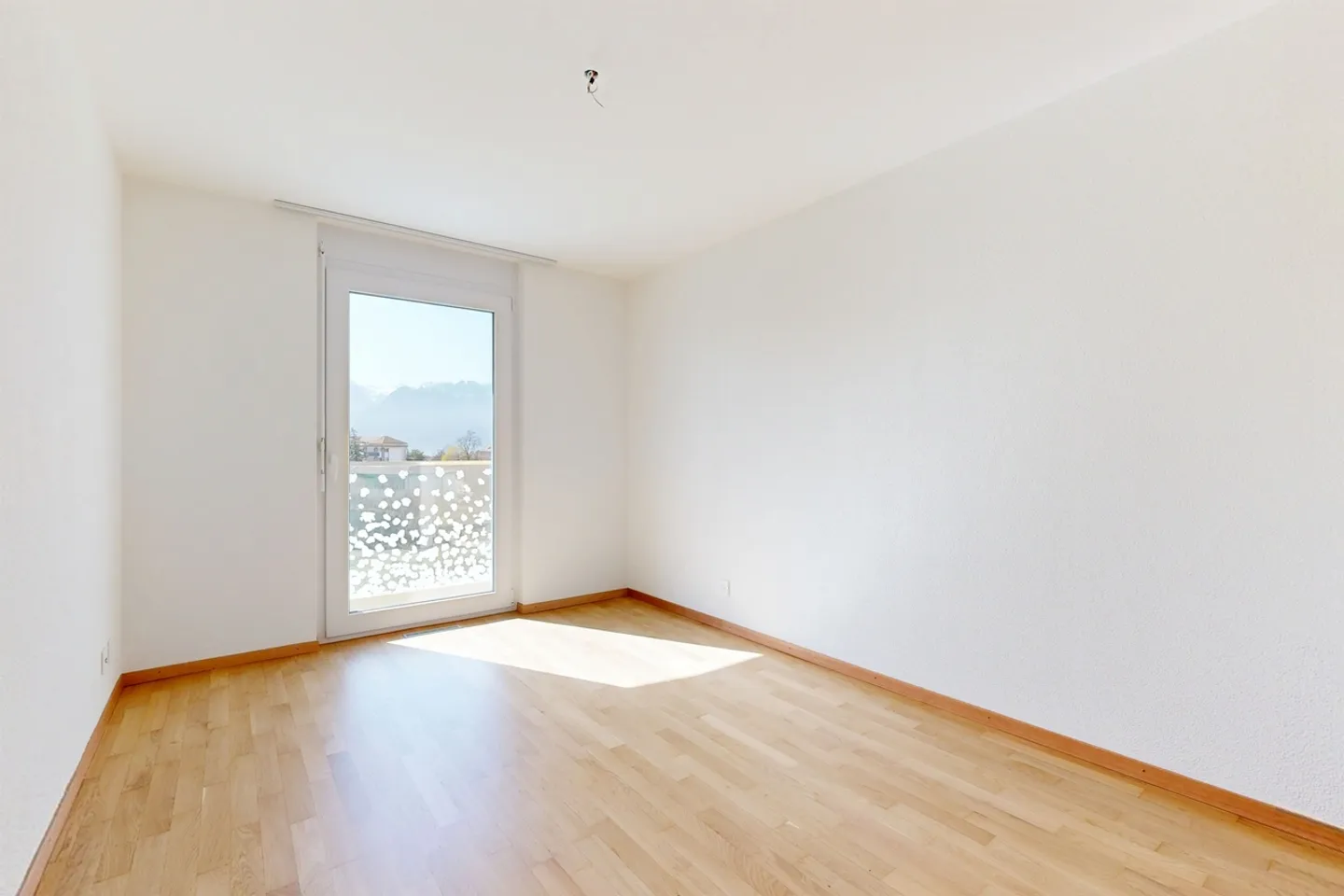 Appartement moderne avec terrasse - Photo 6 sur 11