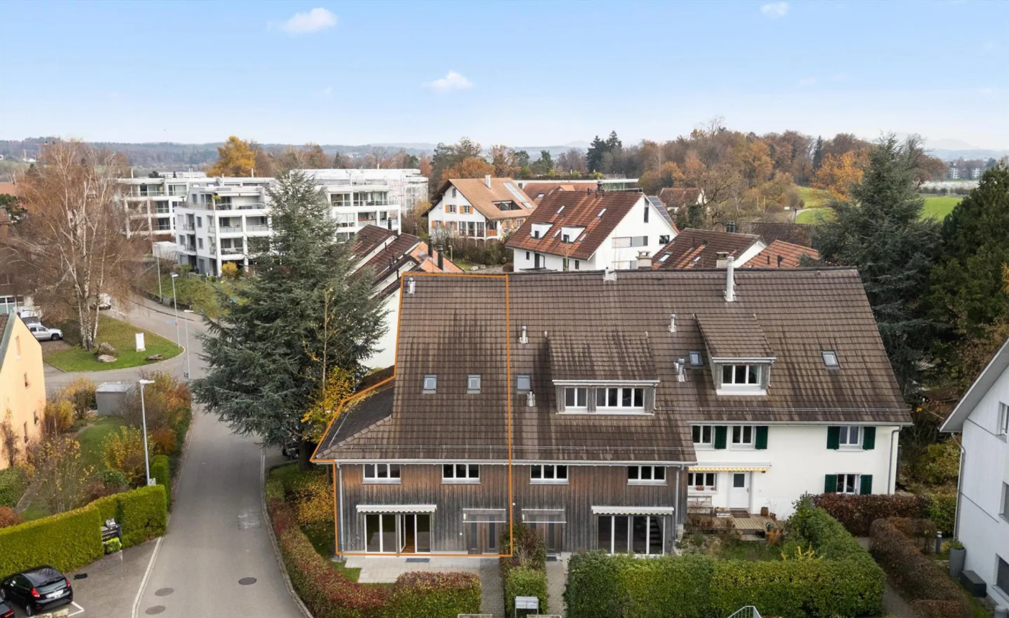 Bella casa angolare con giardino in vendita - Foto 2 di 22