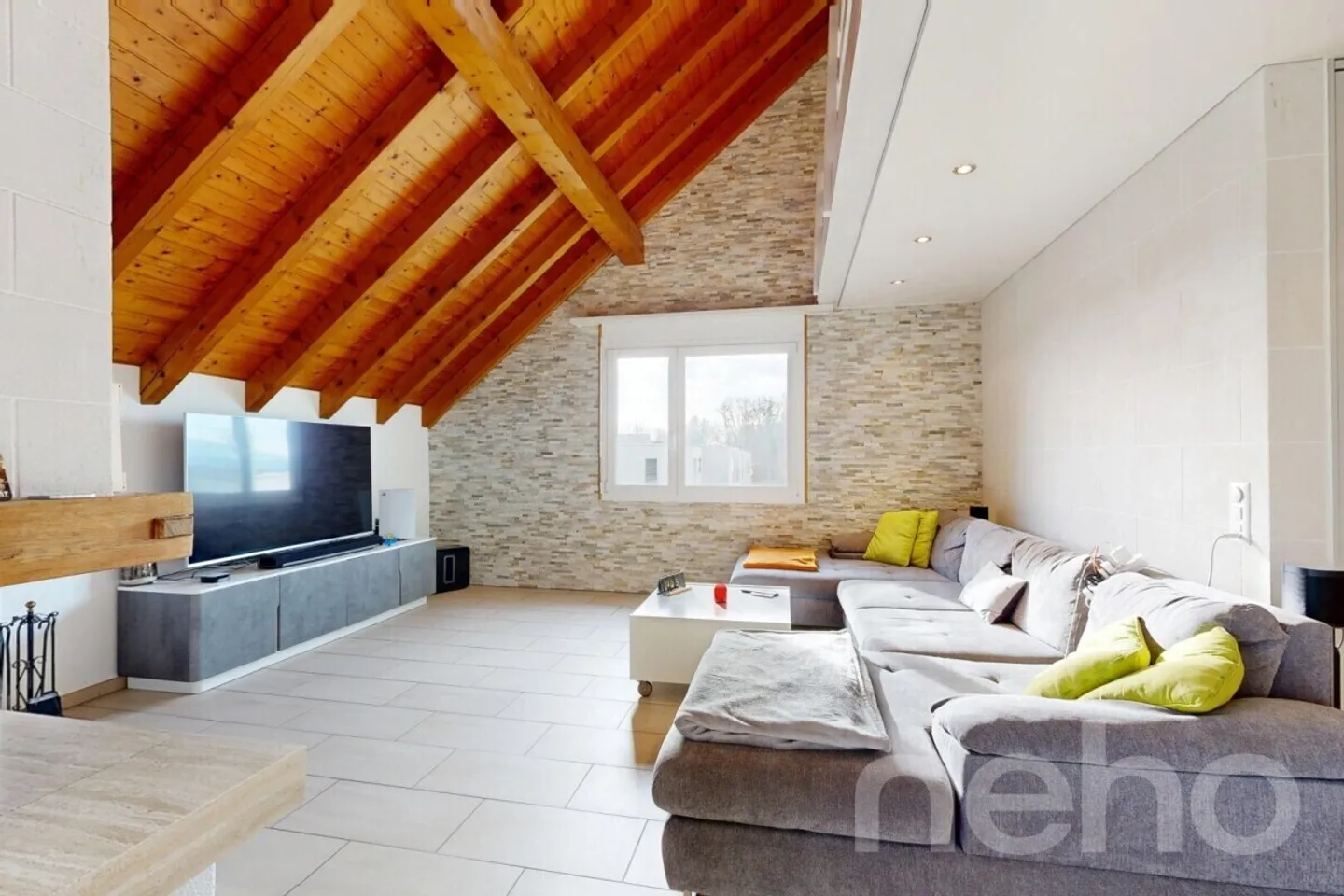 Your new home - spacious penthouse apartment with gallery - Photo 4 of 12