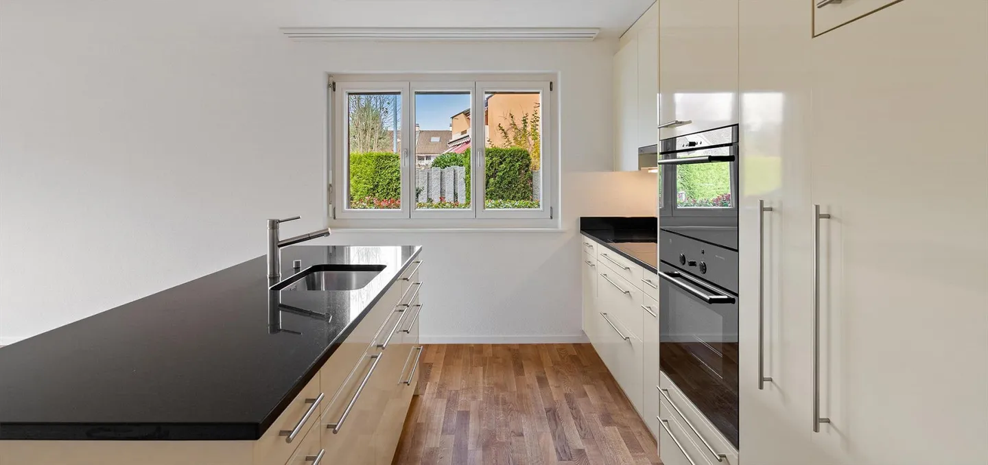 Bella casa angolare con giardino in vendita - Foto 7 di 22