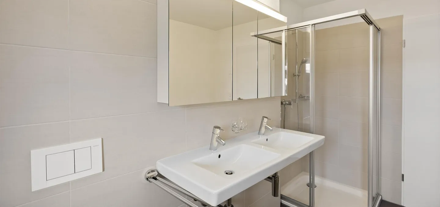 Bella casa angolare con giardino in vendita - Foto 17 di 22