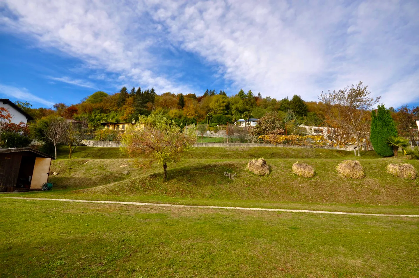 1.150 m² großes Baugrundstück mit Blick auf den Luganer See in Vernate - Foto 7 von 7