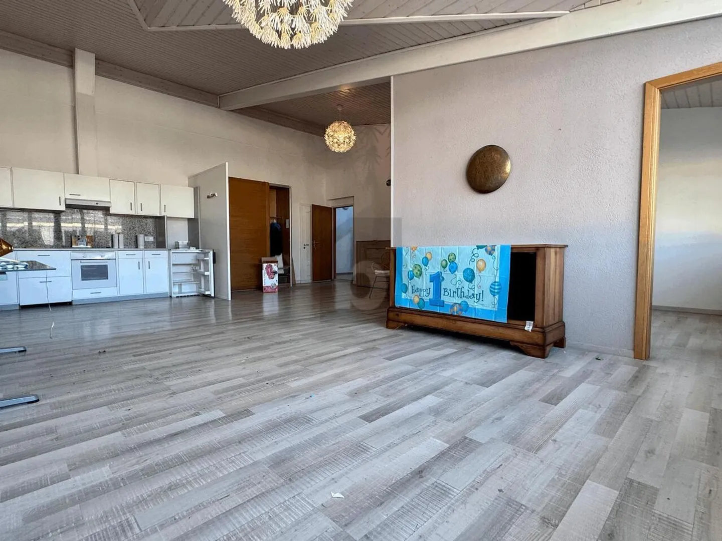 SPACIEUX BUREAUX AVEC CUISINE ET SDB - Photo 3 sur 5