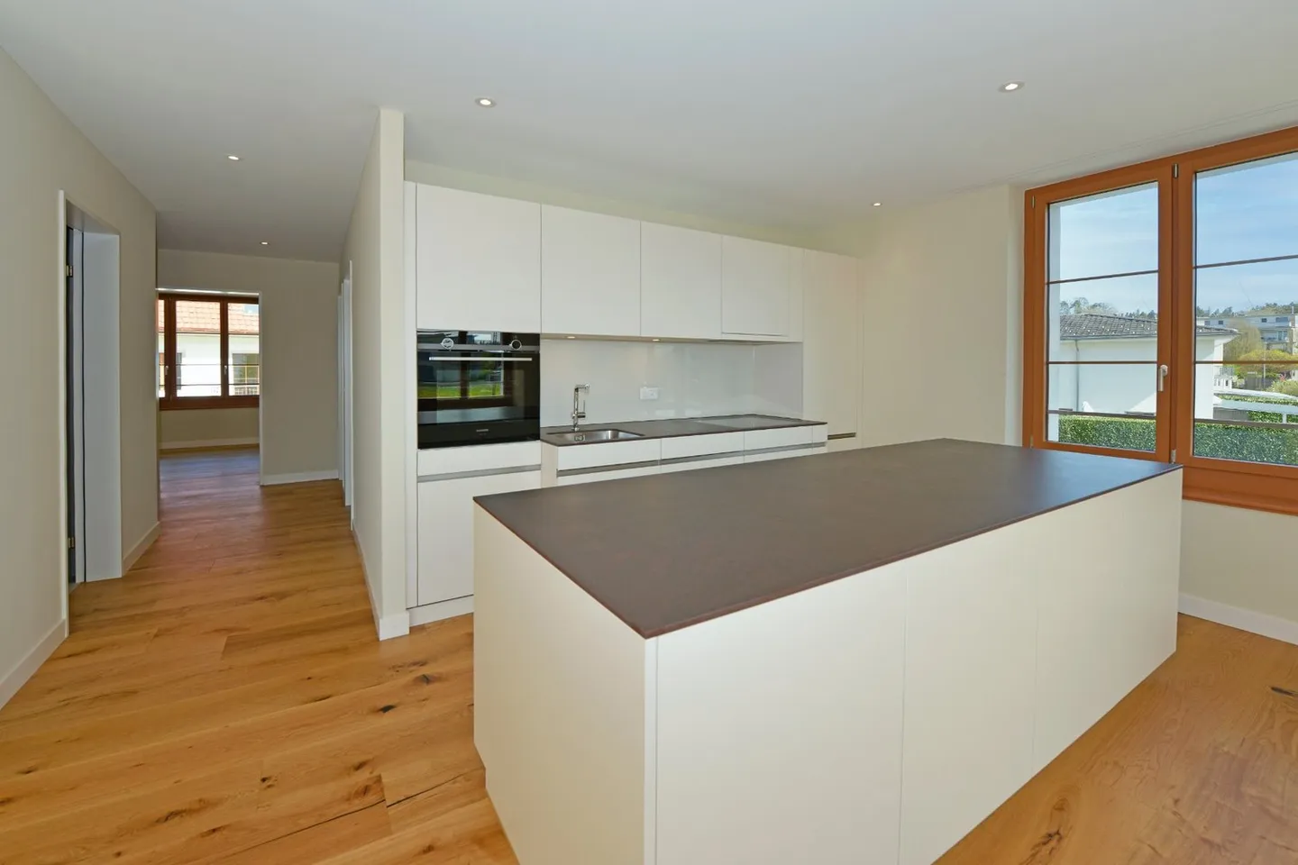 New 4.5-room apartment: live rural with city connection - Photo 3 of 10