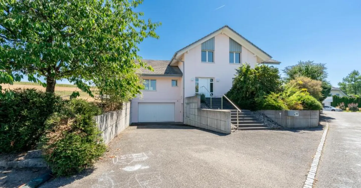 Maison de campagne spacieuse et bien entretenue dans un emplacement privilégié - avec piscine - Photo 3 sur 8