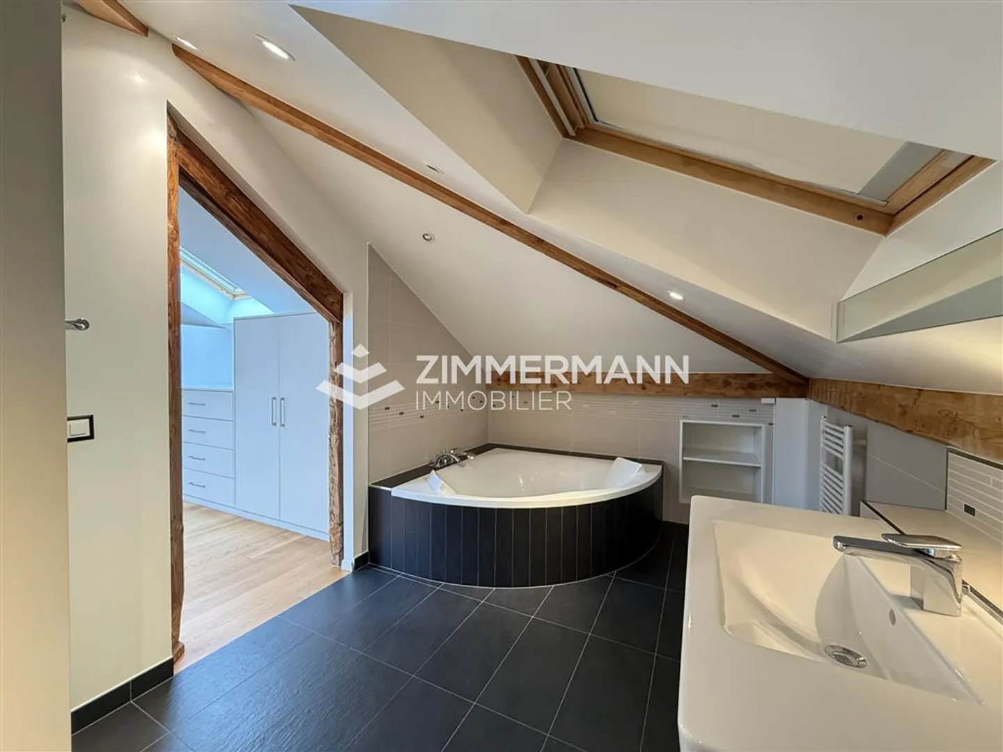 Duplex sous les combles spacieux avec 3,5 pièces à Chêne-Bougeries - Photo 9 sur 9