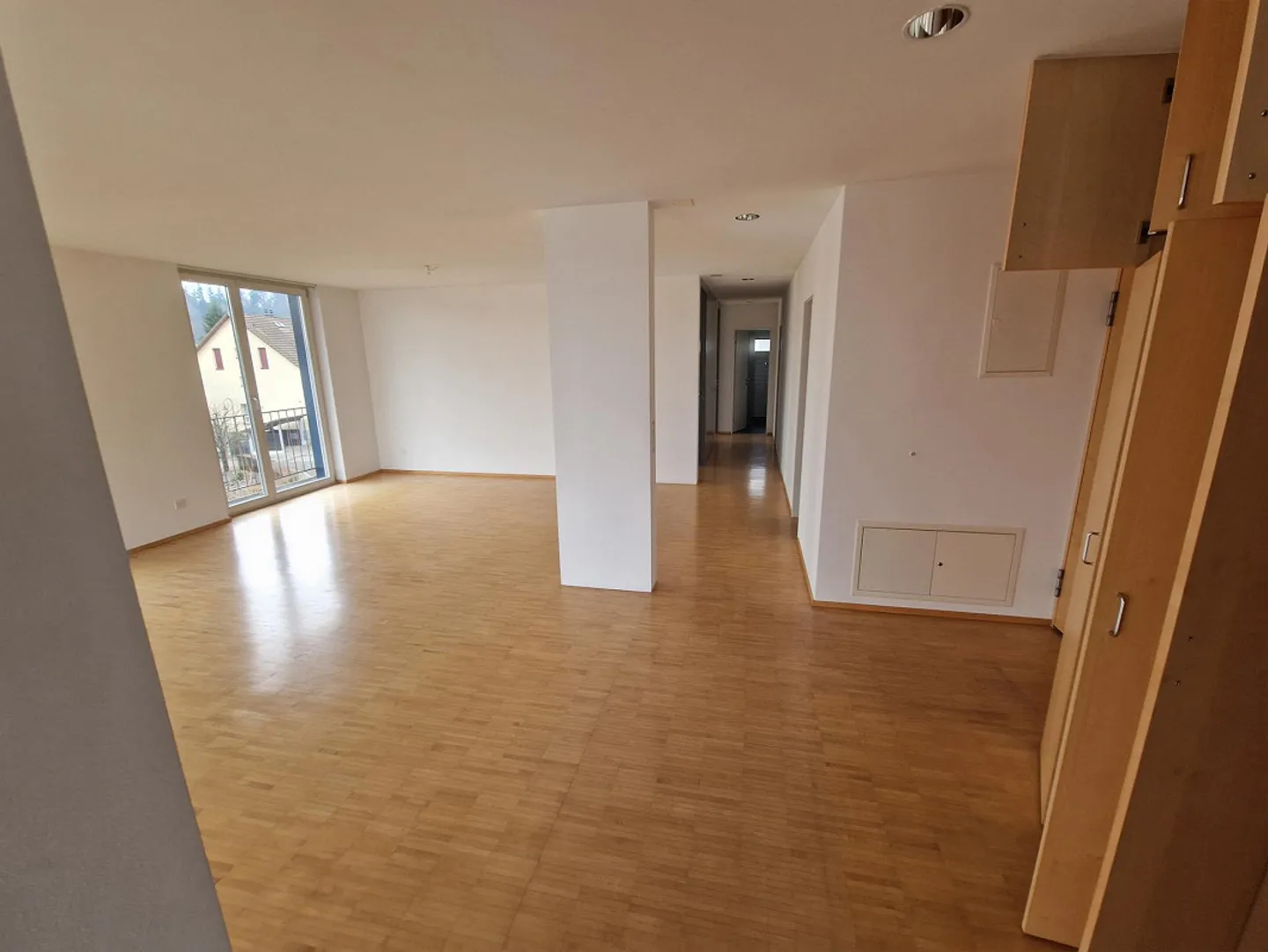 Spazioso appartamento attico in una posizione tranquilla - Foto 2 di 15