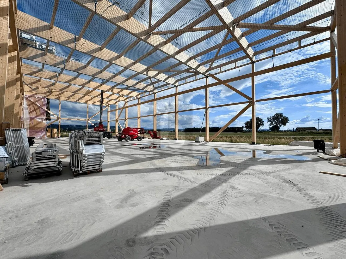 GERÄUMIGE HALLE MODULIERBAR NACH BEDARF - NEU - Foto 1 von 4