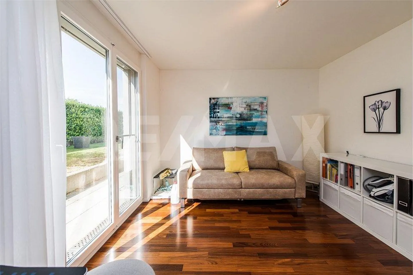 BRIGHT AND STYLISH 5 ½-ROOM GARDEN APARTMENT WITH OVER 230 m² OF OUTDOOR SPACE - Photo 9 of 12