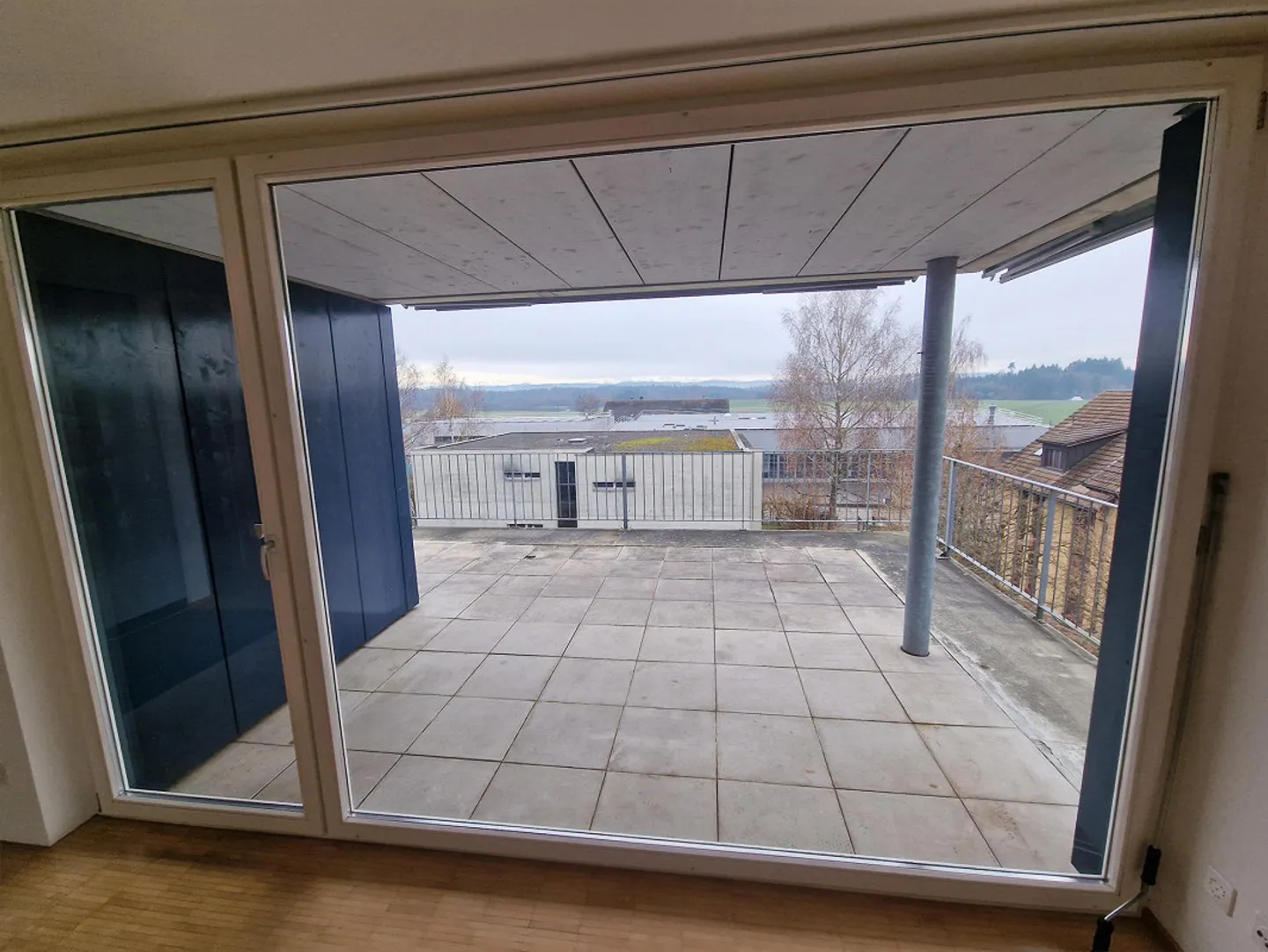 Spazioso appartamento attico in una posizione tranquilla - Foto 3 di 15