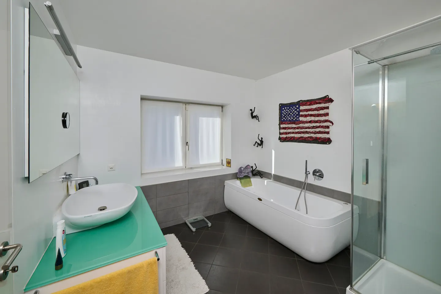 Prestigeträchtige 4,5-Zimmer-Wohnung mit Seeblick nur wenige Schritte vom Zentrum von Lugano entfernt - Foto 8 von 16