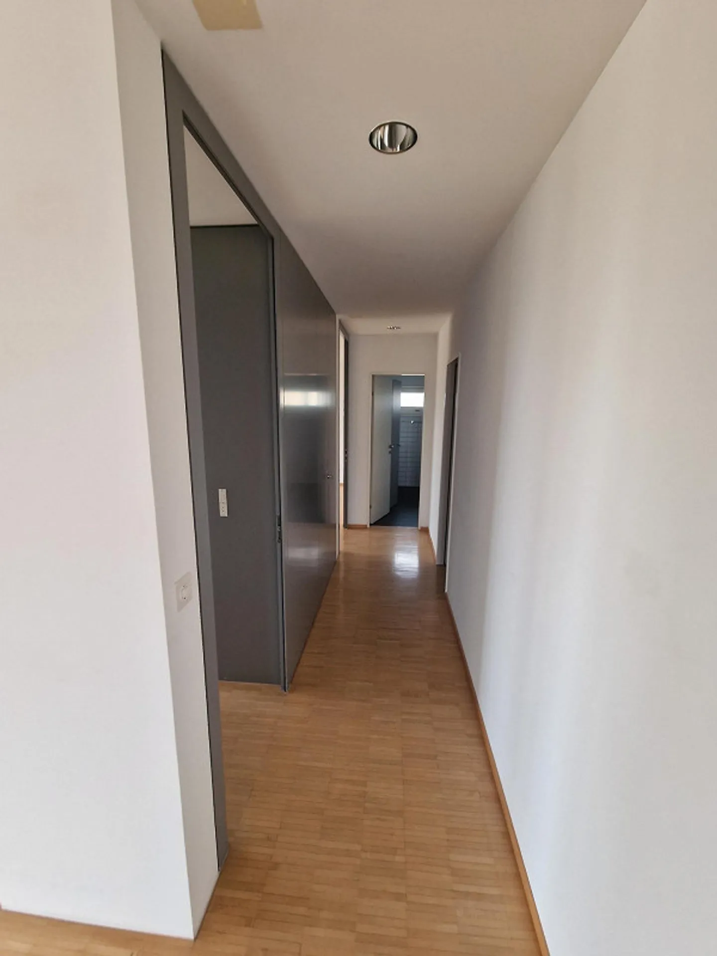 Spazioso appartamento attico in una posizione tranquilla - Foto 7 di 15