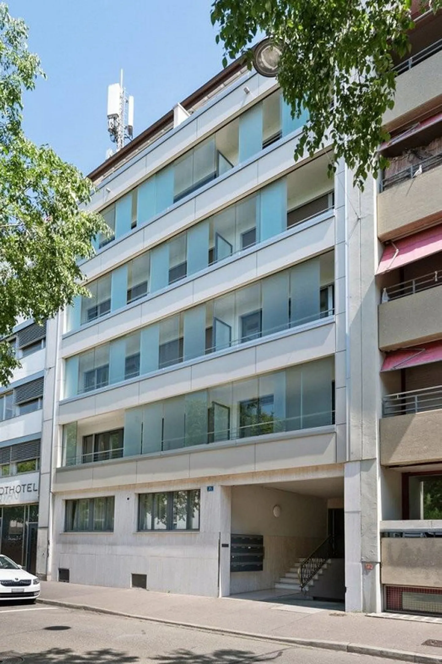 Propre boîte de garage dans la ville - Photo 1 sur 1