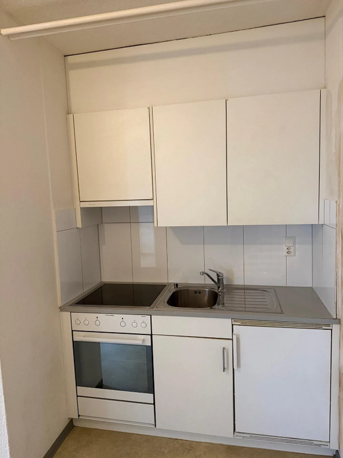 Appartement en sous-sol de 2 pièces dans un quartier calme - Photo 1 sur 6