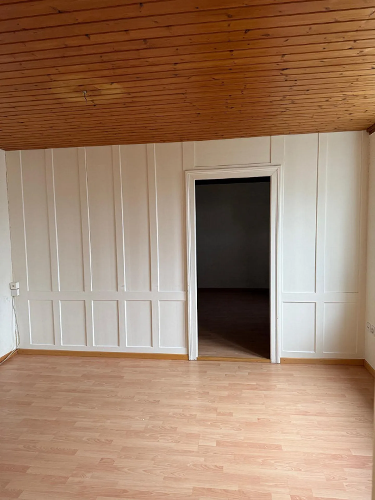 Appartement en sous-sol de 2 pièces dans un quartier calme - Photo 2 sur 6