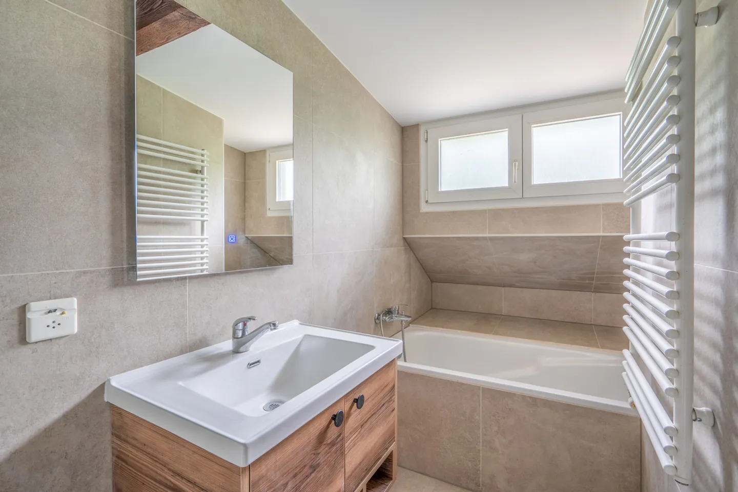 Casa unifamiliare a Chailly con seminterrato completo! - Foto 3 di 6