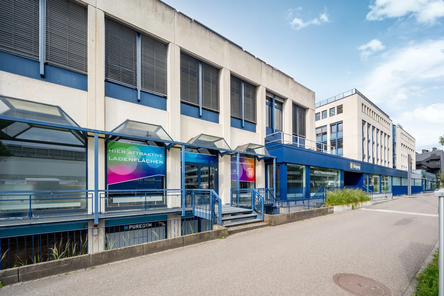 Praxis- / Retailfläche am BHF Stettbach  - Foto 8 di 10