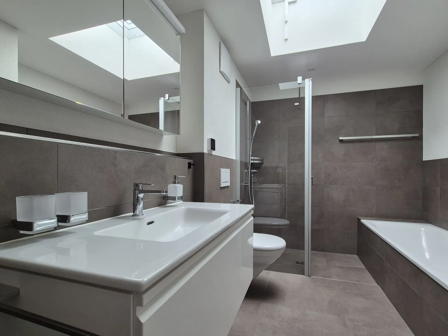 Moderne Maisonette-Wohnung mit Loggia - Foto 9 von 11