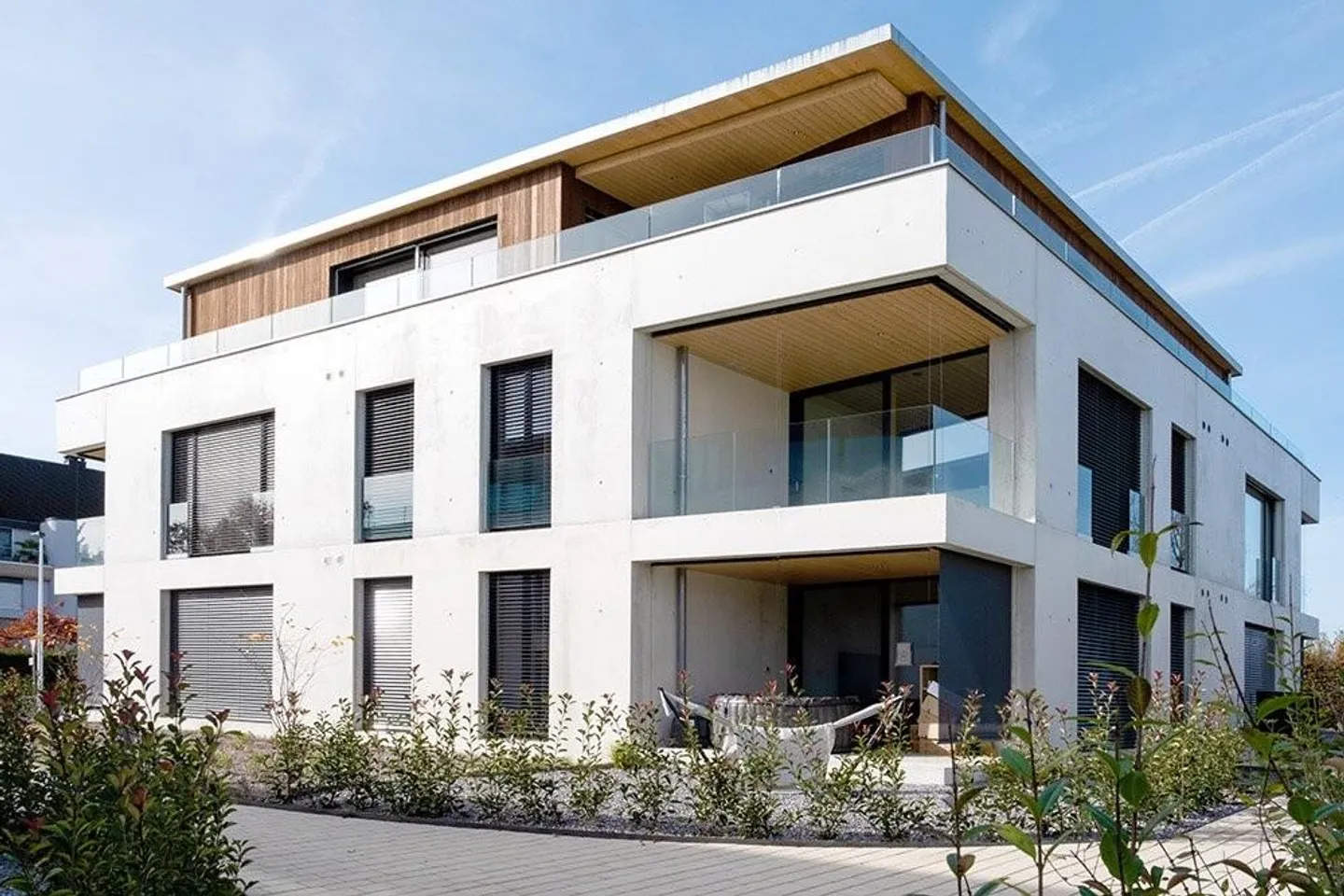Moderno appartamento al piano terra di 4,5 stanze con area giardino - Foto 1 di 8