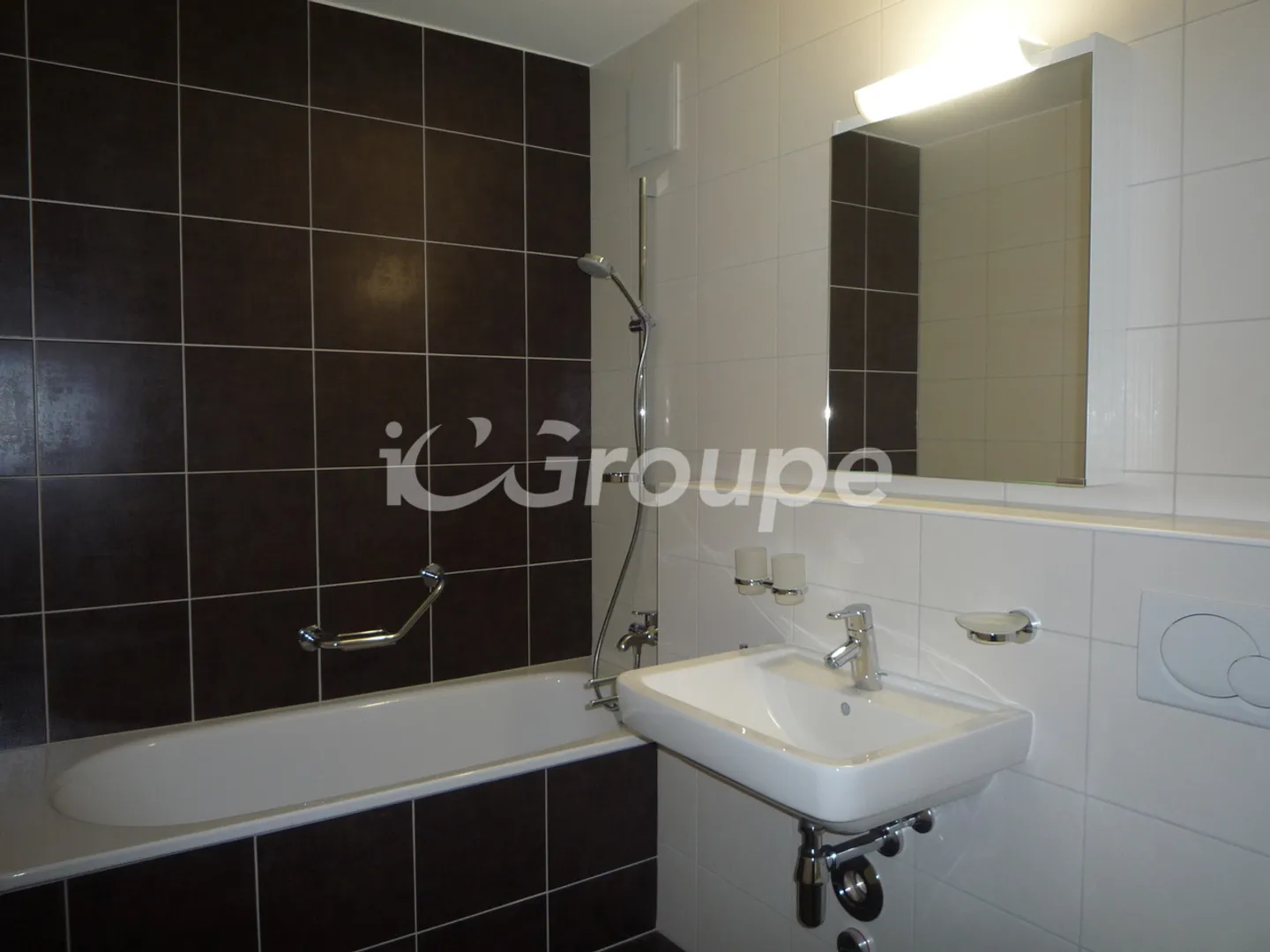 Appartamento in vendita - Foto 9 di 13