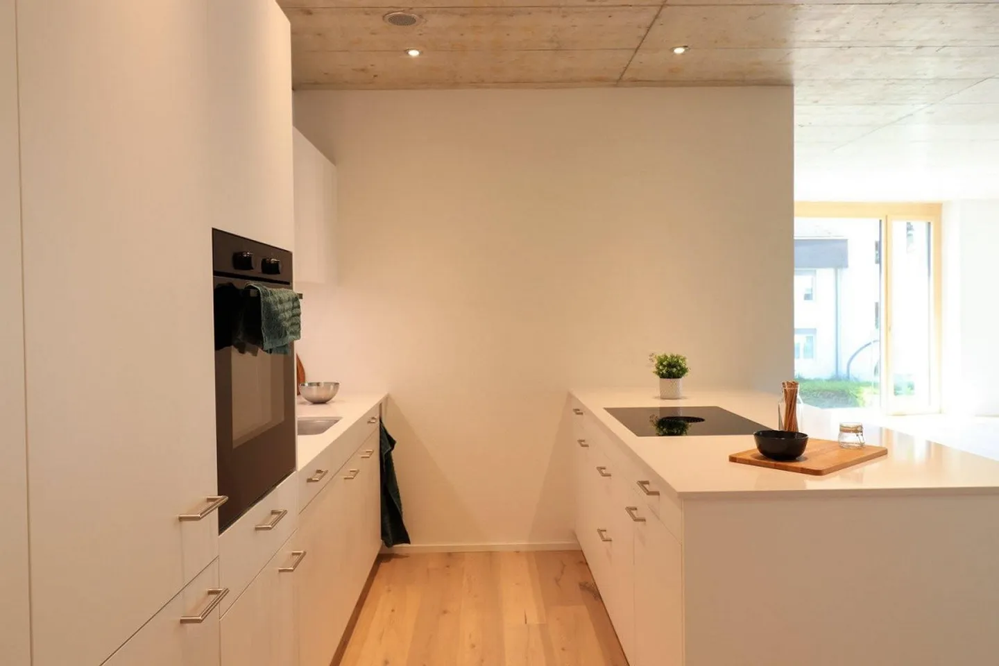 Moderno appartamento al piano terra di 4,5 stanze con area giardino - Foto 3 di 8