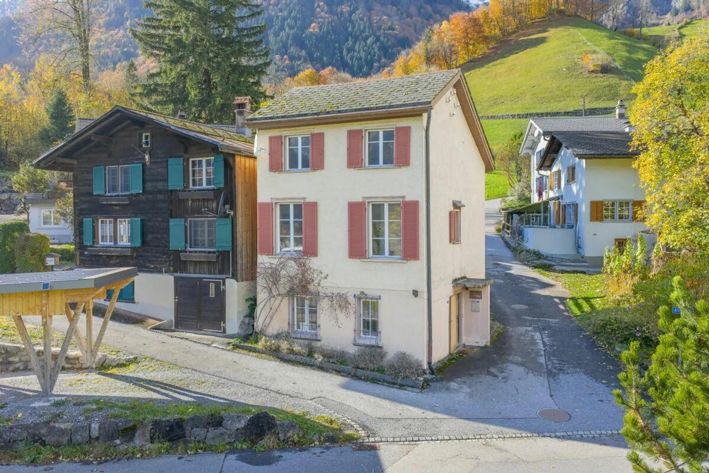 Maison individuelle de 4,5 pièces dans un quartier résidentiel ensoleillé - Photo 1 sur 12