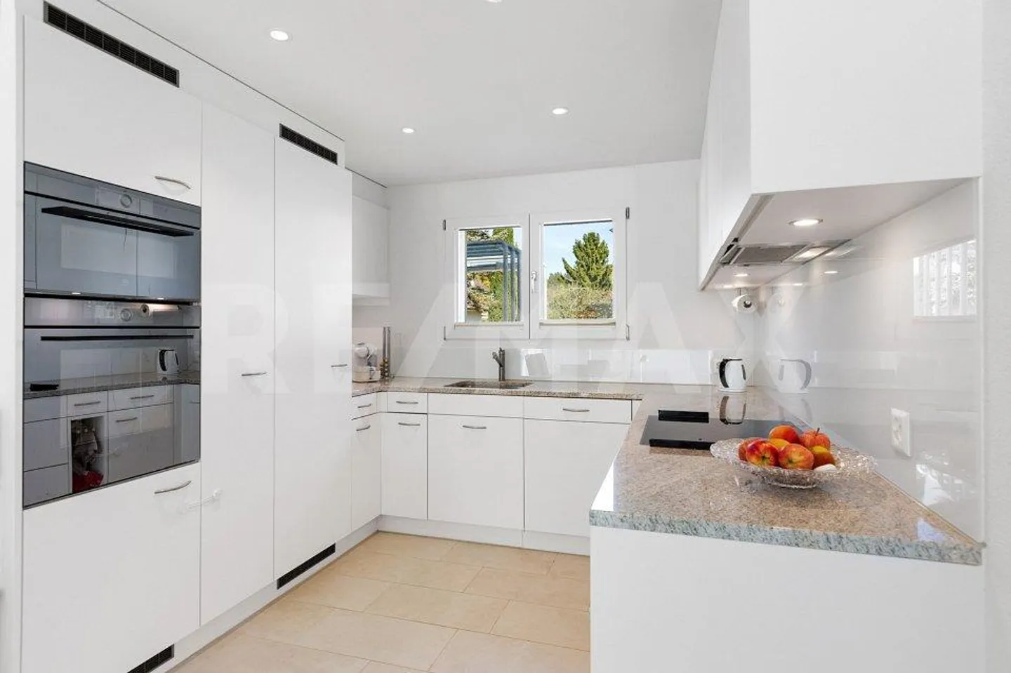 Newly built 5.5-room semi-detached house in a quiet location - Photo 6 of 10