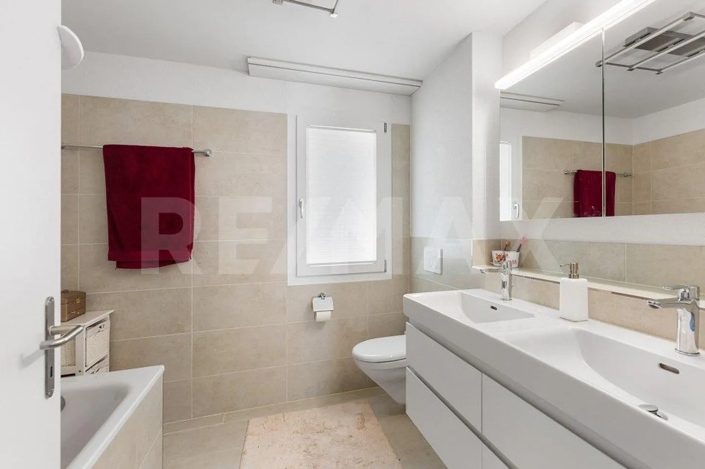 Newly built 5.5-room semi-detached house in a quiet location - Photo 9 of 10