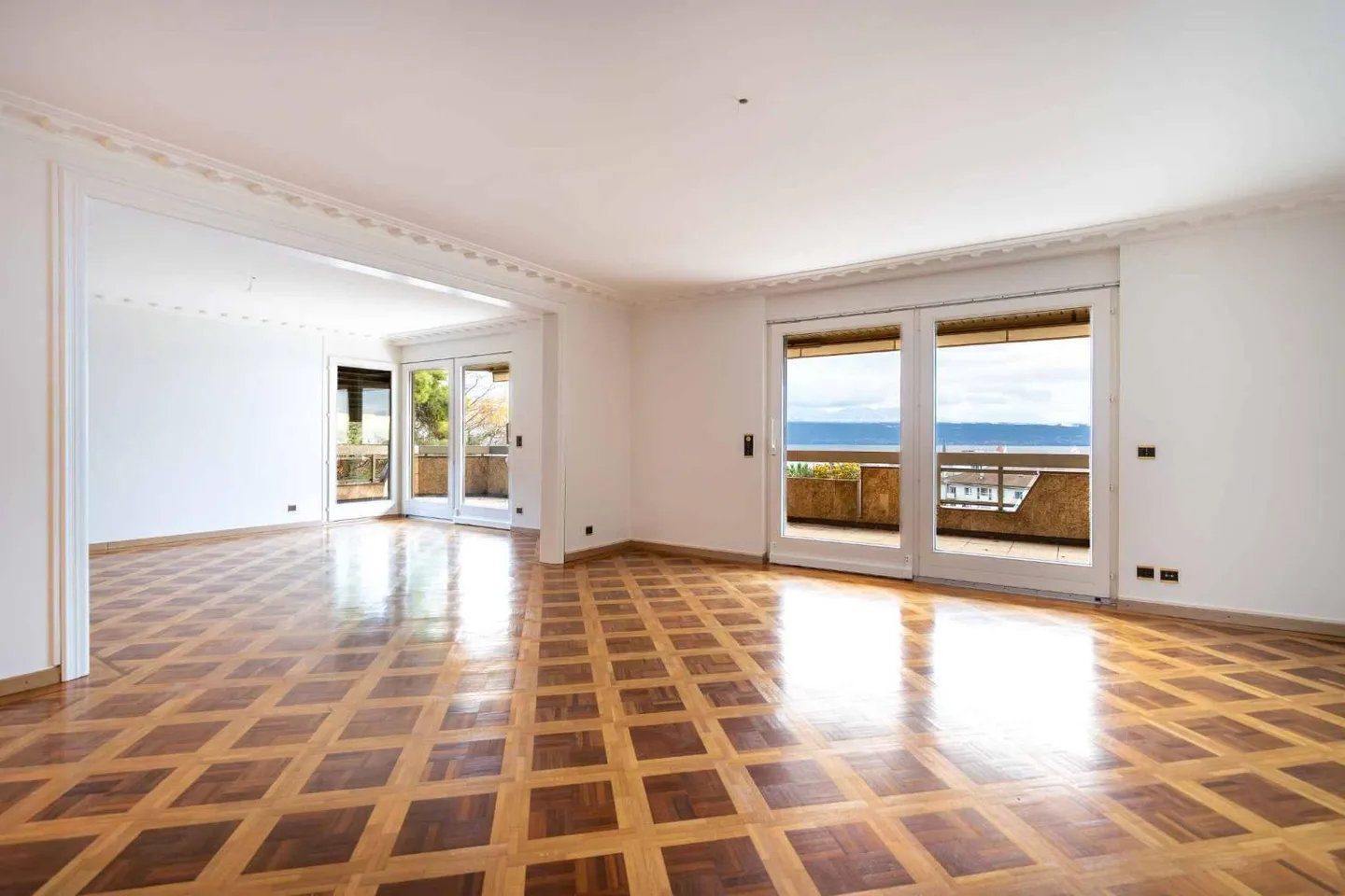 Magnificent 5.5-room apartment with exceptional view - Photo 3 of 10