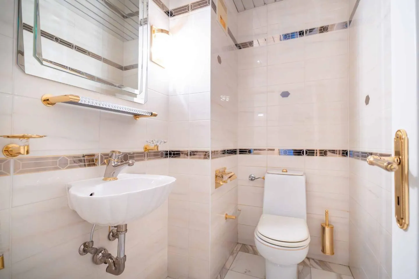 Magnificent 5.5-room apartment with exceptional view - Photo 9 of 10