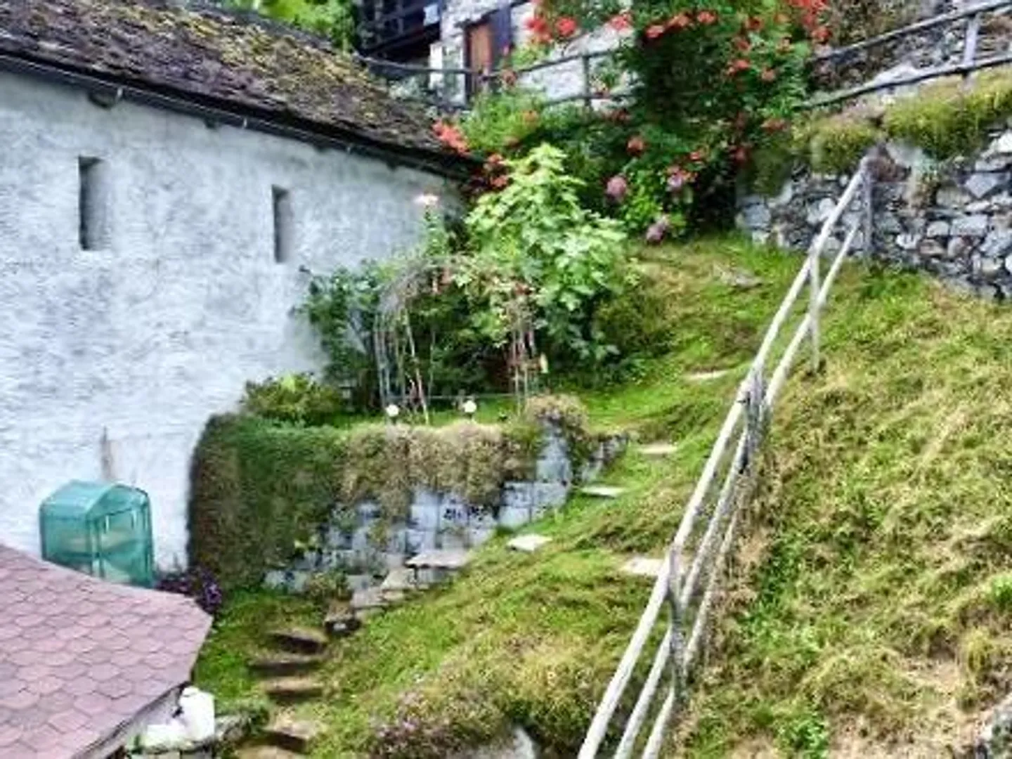 3 1/2-Room Rustic in a Very Quiet, Sunny Location with a View - Photo 16 of 22