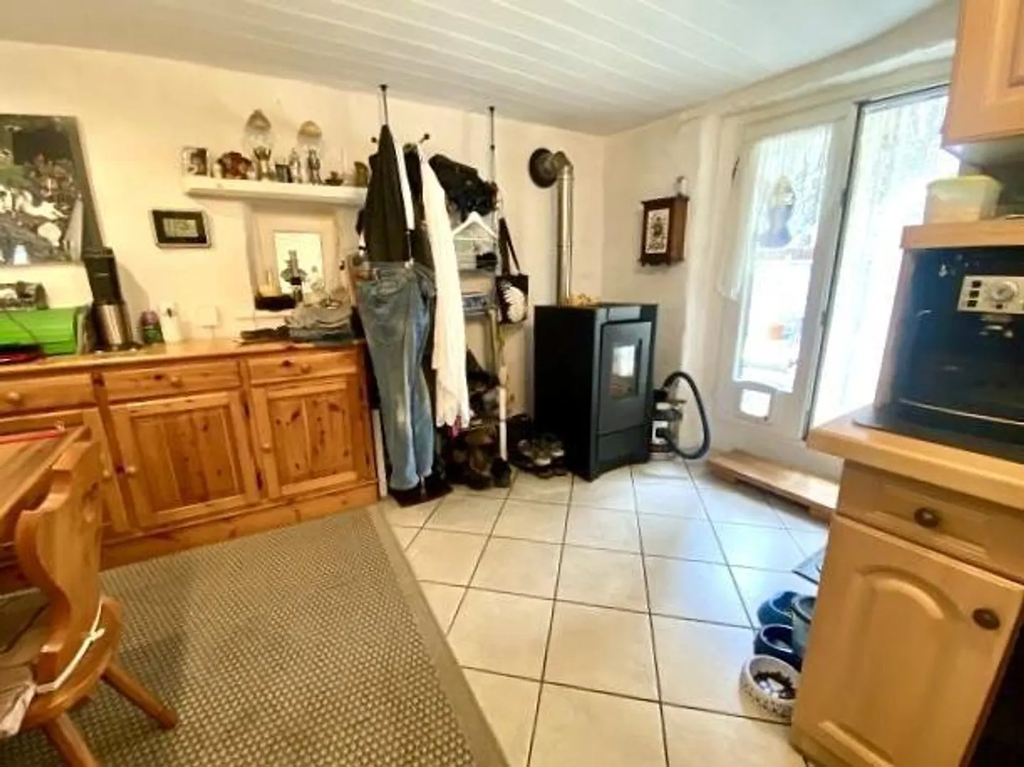 3 1/2-Room Rustic in a Very Quiet, Sunny Location with a View - Photo 6 of 22