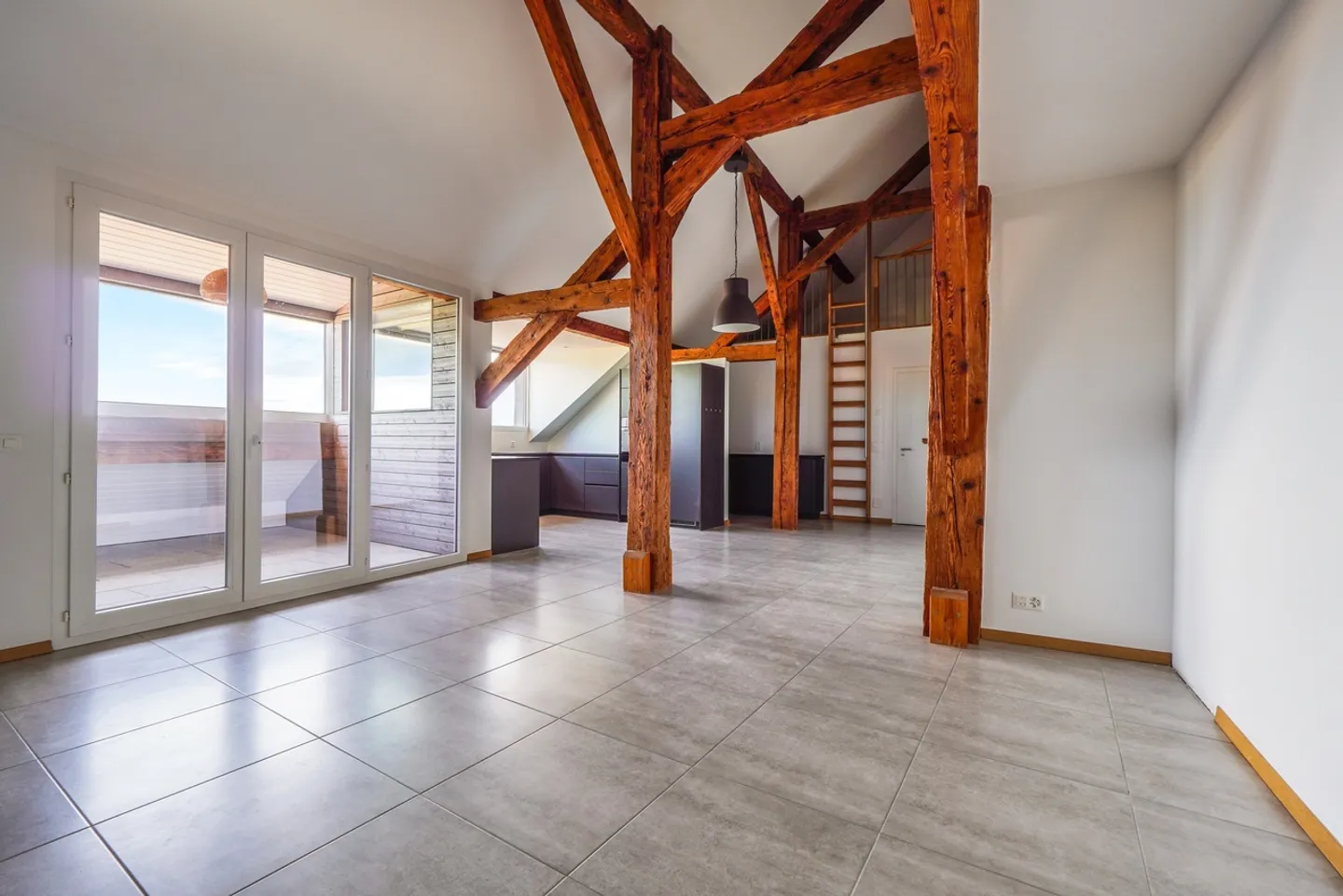 Appartamento 5 locali - Foto 2 di 12