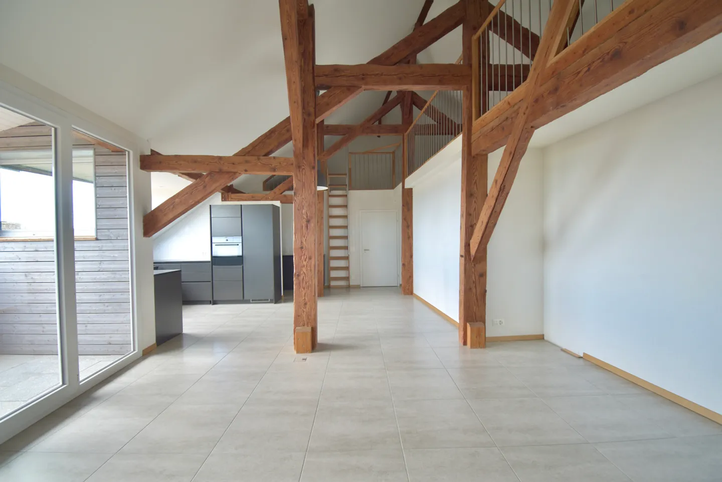 Appartamento 5 locali - Foto 5 di 12