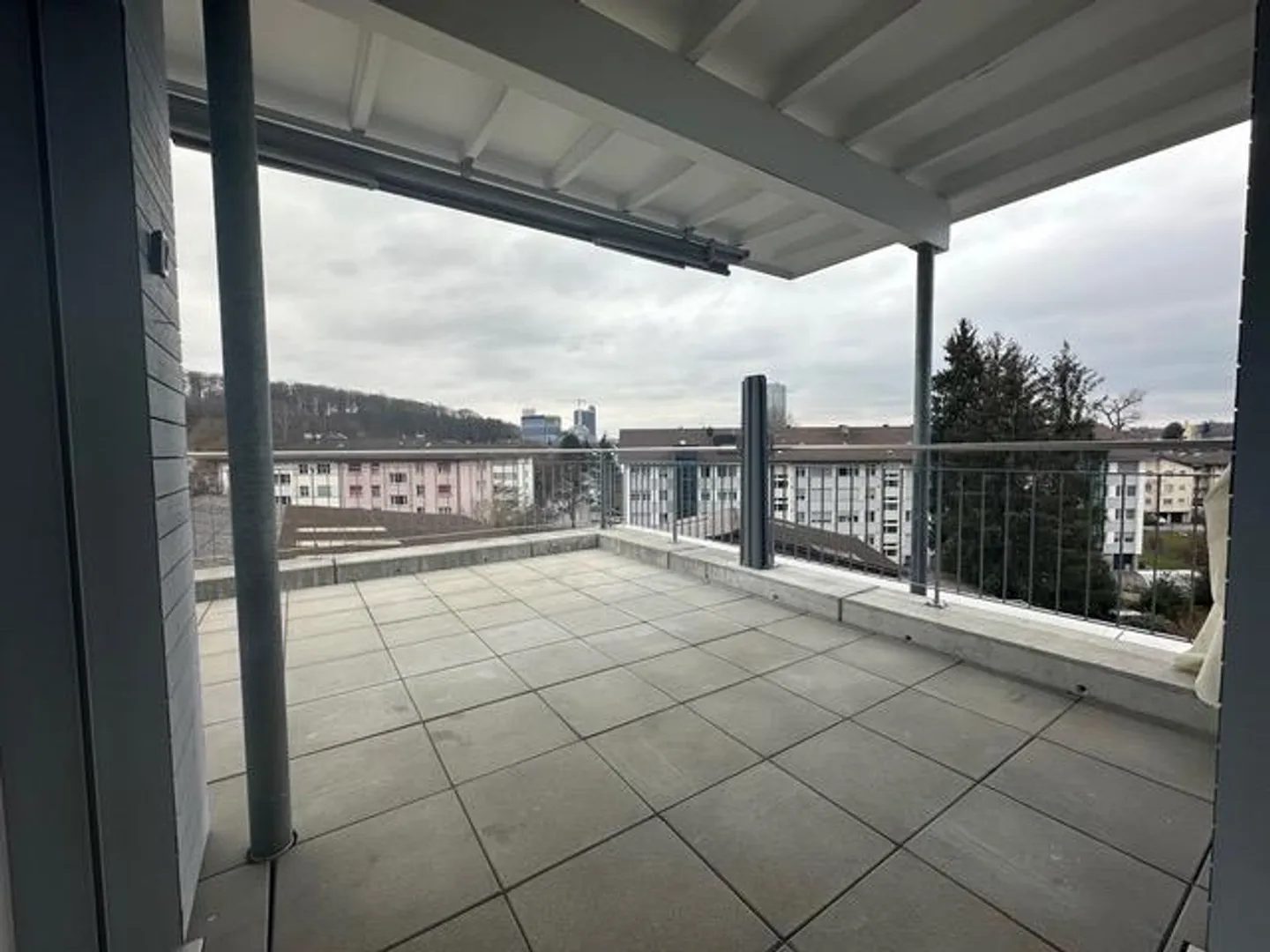 Modern Penthouse Living – Spacious, Central and Close to the Swimming Pool - Photo 6 of 13