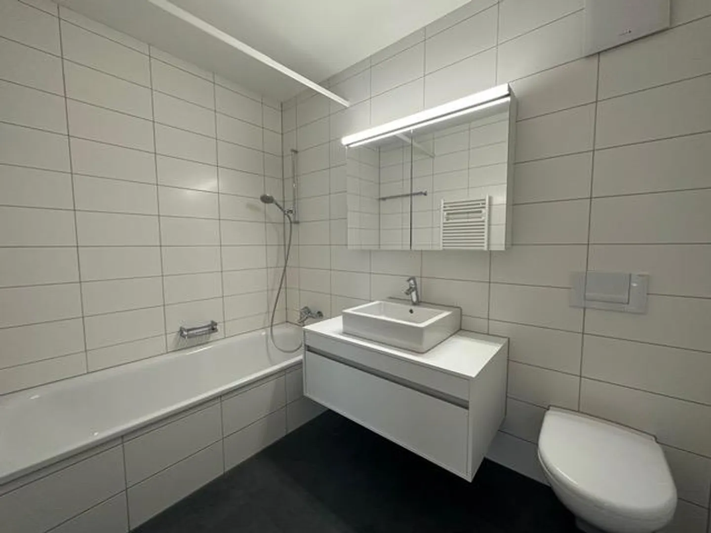Modern Penthouse Living – Spacious, Central and Close to the Swimming Pool - Photo 7 of 13